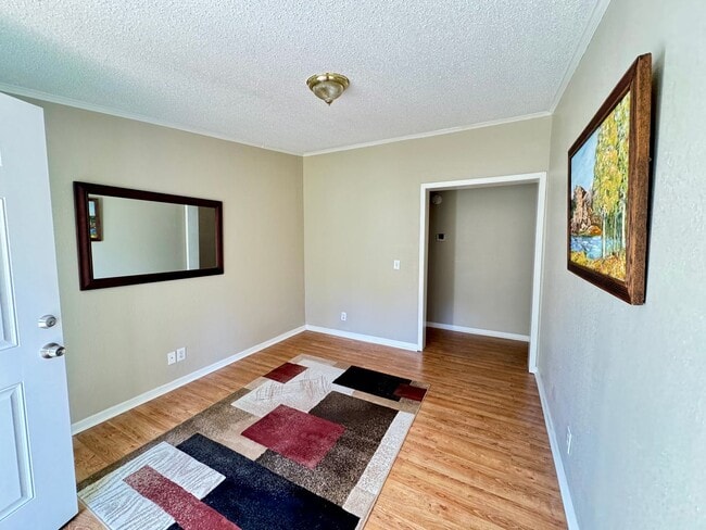 Building Photo - FULLY FURNISHED, ALL INCLUSIVE, LAKE ACCESS BEAUTY FOR RENT