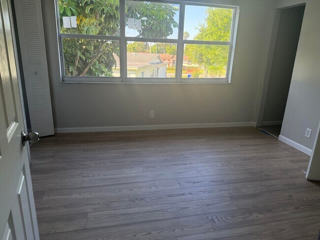 Building Photo - 1358 Silverado