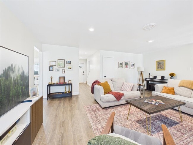 Building Photo - 12600 Esplanade St