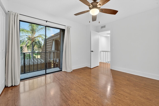 Building Photo - 1520 15th Ln