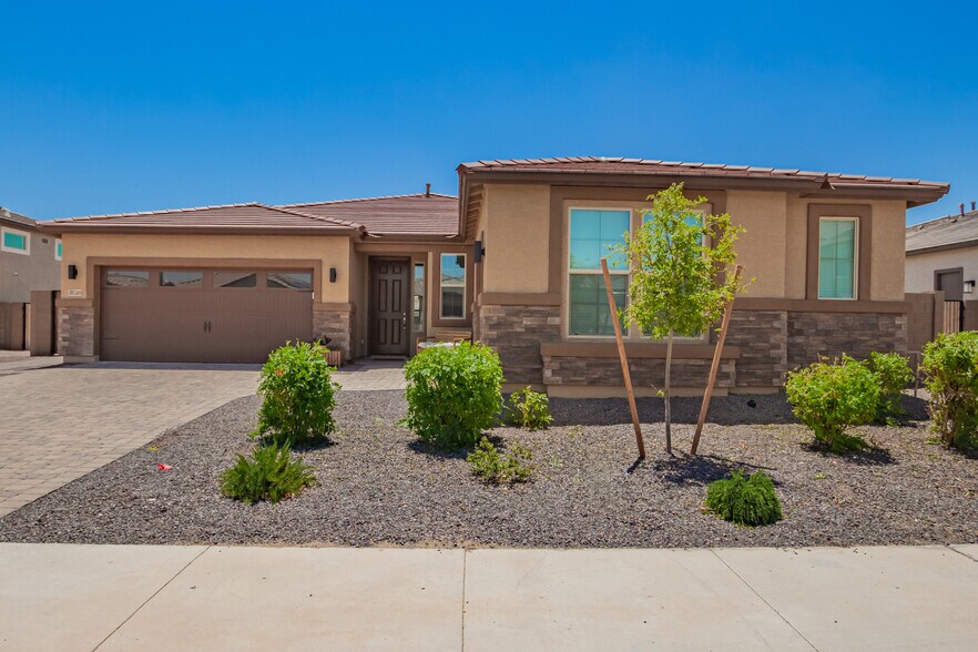 Building Photo - 18549 W Seldon Ln