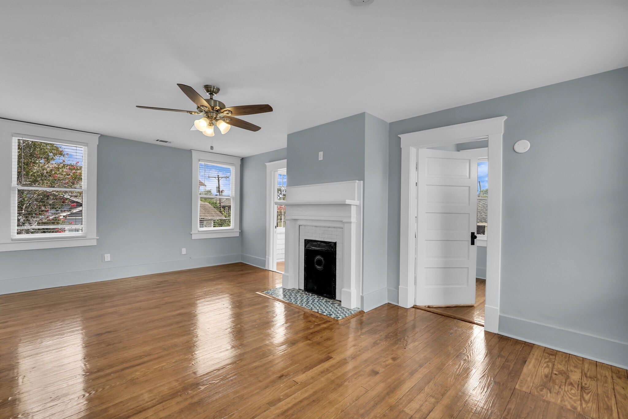 Main Bedroom - 537 E 40th St