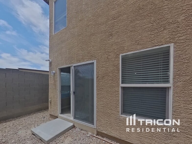 Building Photo - 1187 S Sweet Orange St
