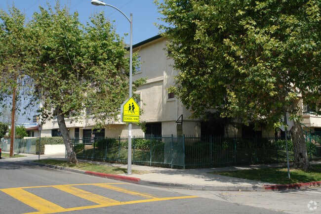 Building Photo - 7007 Vassar Ave