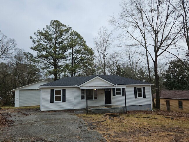 Building Photo - Renovated Mableton 3 Bedroom 2 Bath Home for Rent now