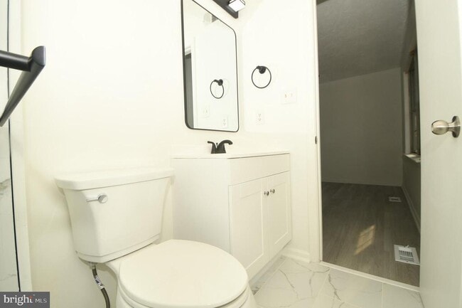 Building Photo - 8635 Union Pl