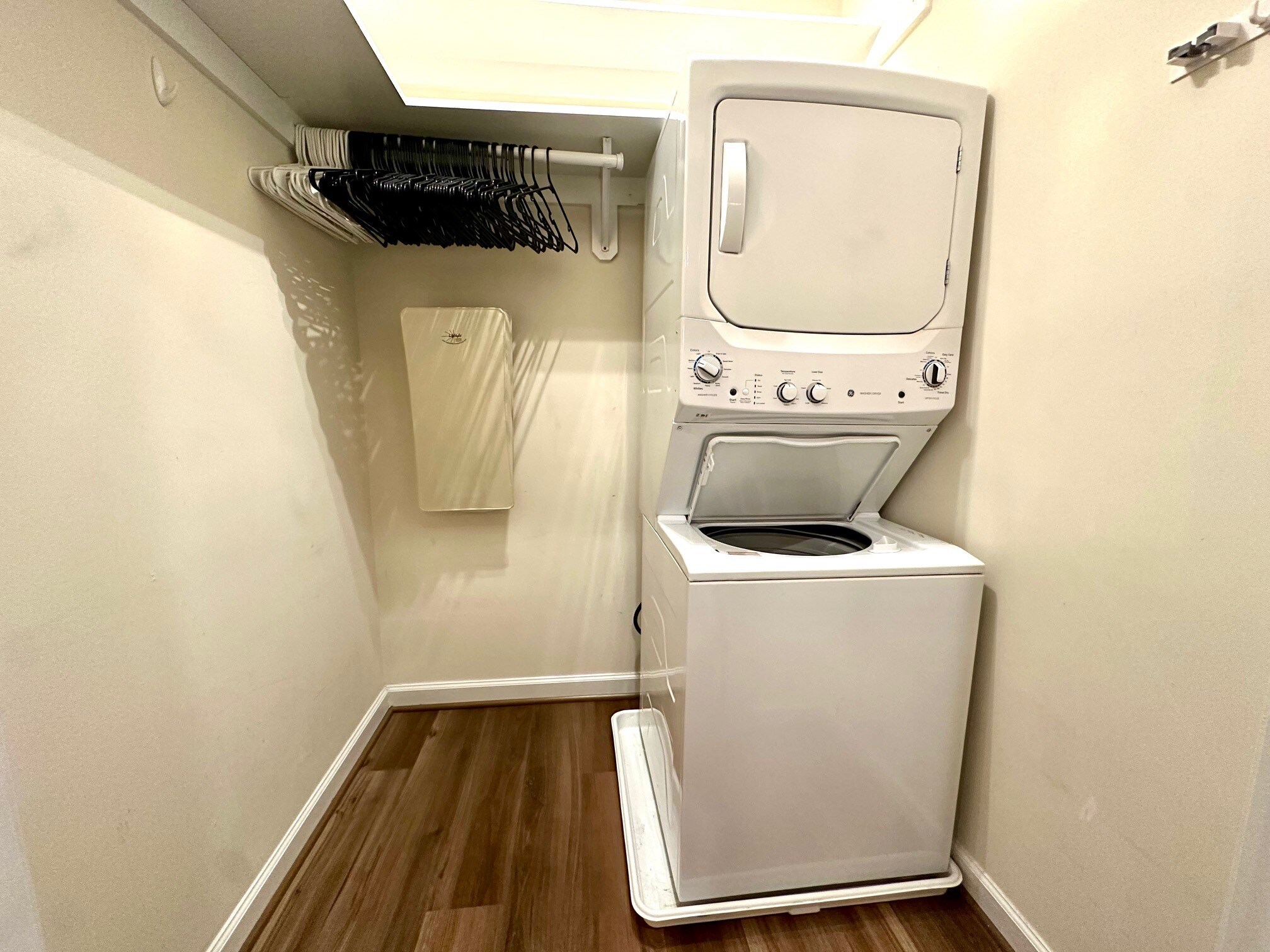 Building Photo - 8405 Dogwood Rd