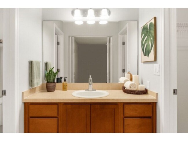 Building Photo - 5521 Executive Dr