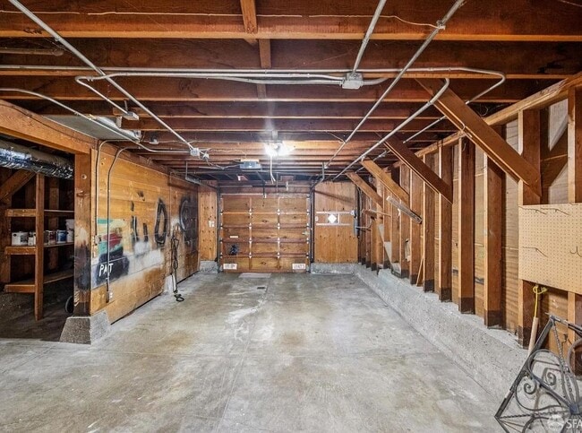 Building Photo - 845 44th Ave