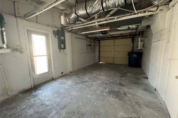 Building Photo - 3220 Pinon Dr