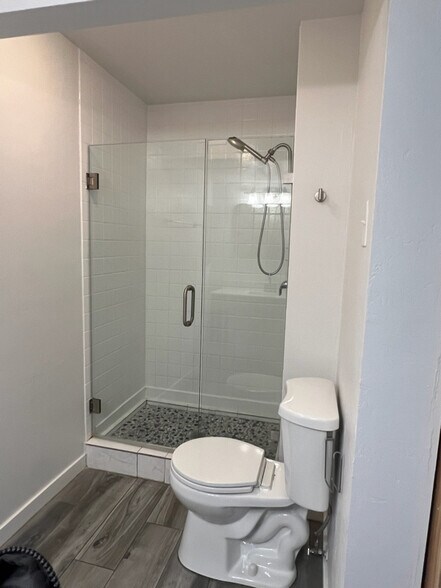 Building Photo - 832 13th St