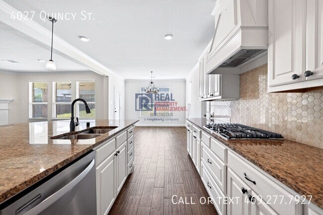 Building Photo - 4027 Quincy St