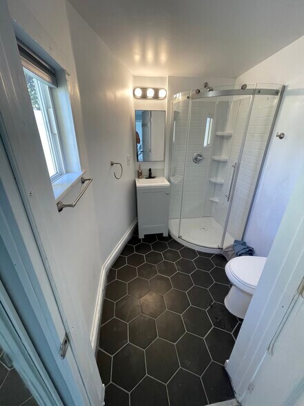 Bathroom - 610 W Manor Dr