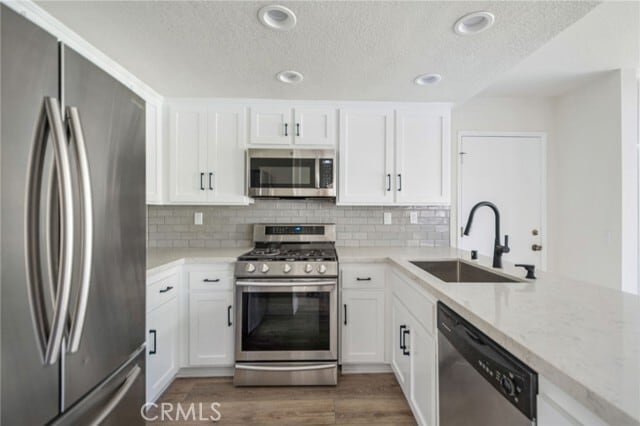 Building Photo - 24351 Kings View