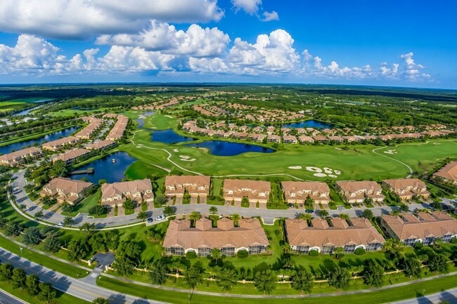 Building Photo - 8361 Miramar Way