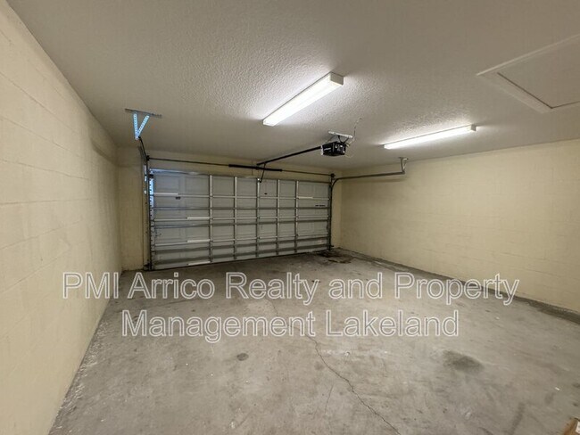 Building Photo - 972 Lake Lure Loop E