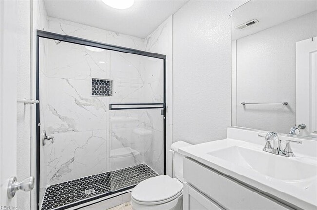 Building Photo - 1433 E Pembroke Ave