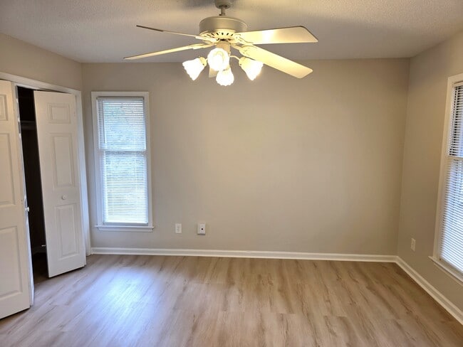 Building Photo - 2811 Edridge Ct