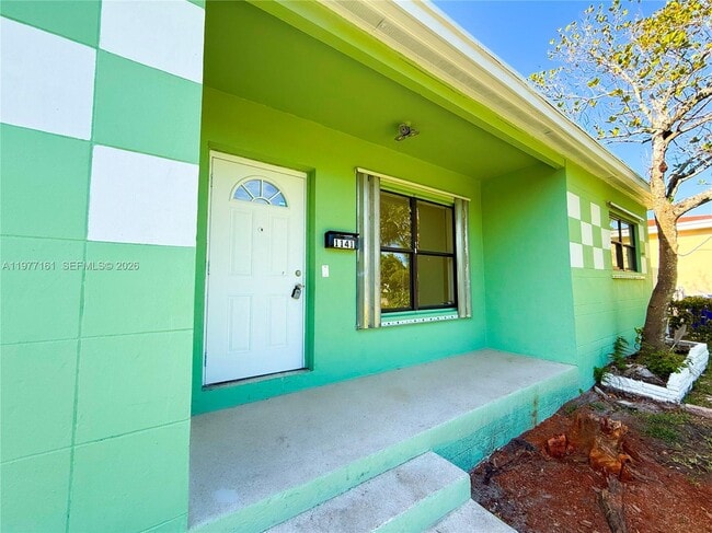 Building Photo - 1141 NE 154th Terrace