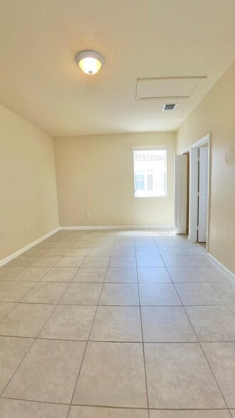 Building Photo - 9204 SW 170th Ct