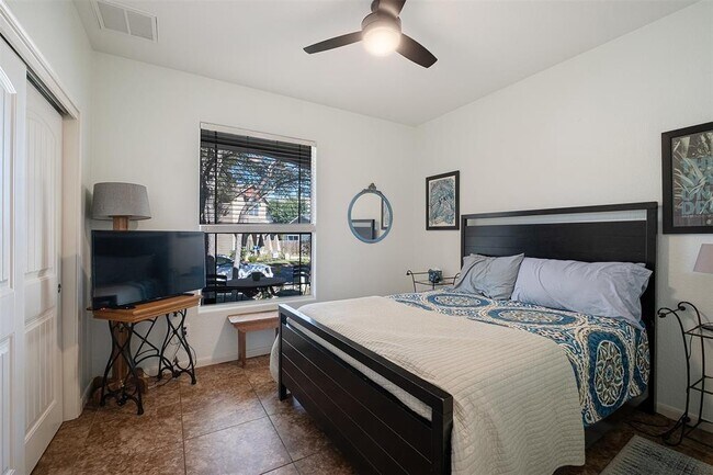 Building Photo - 2317 Amur Dr