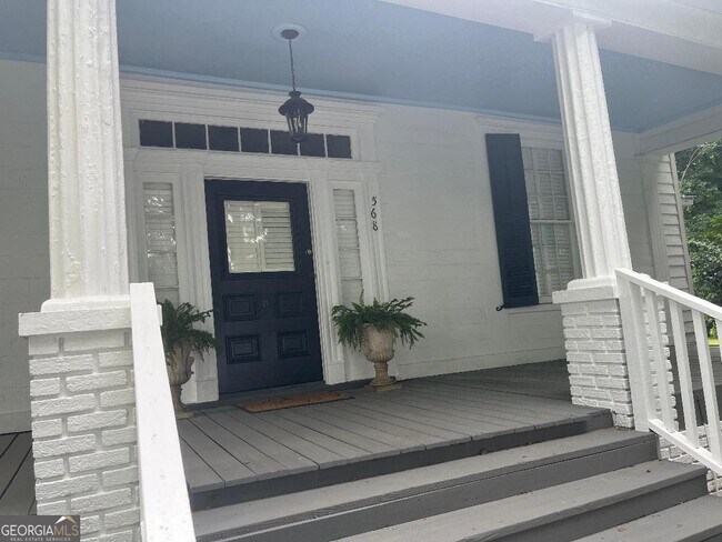 Building Photo - 568 S Talbotton St