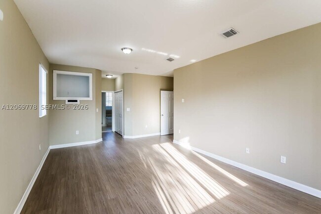Building Photo - 6664 SW 163rd Pl