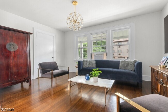 Building Photo - 46 Bellevue Ave