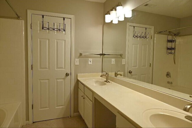 Building Photo - 3485 Oxwell Dr NW