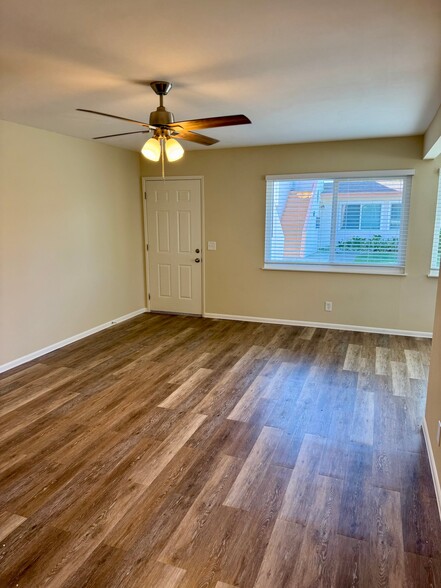 Building Photo - 2231 Canyon Dr