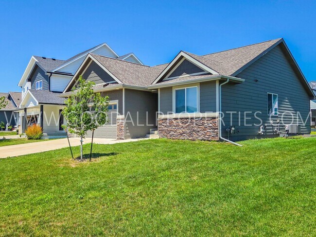 Building Photo - Beautiful Clive Home in Waukee Schools | Quartz Counters & 2-Car Garage