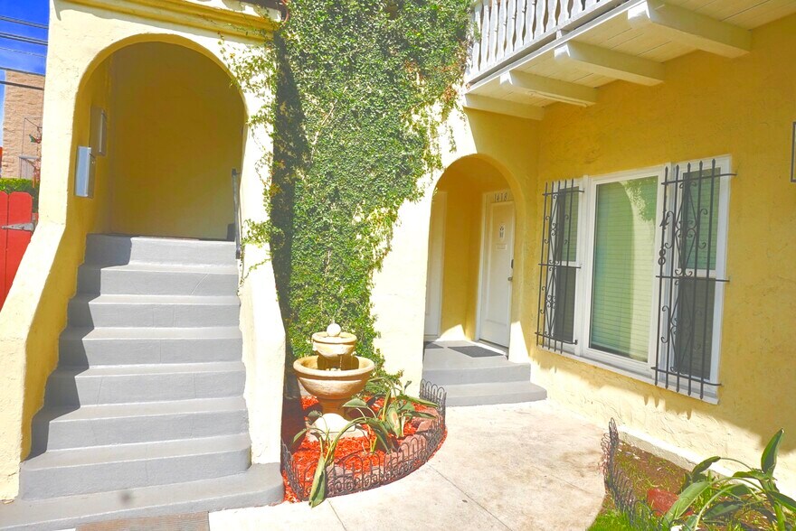 Primary Photo - 1416 S Crest Dr