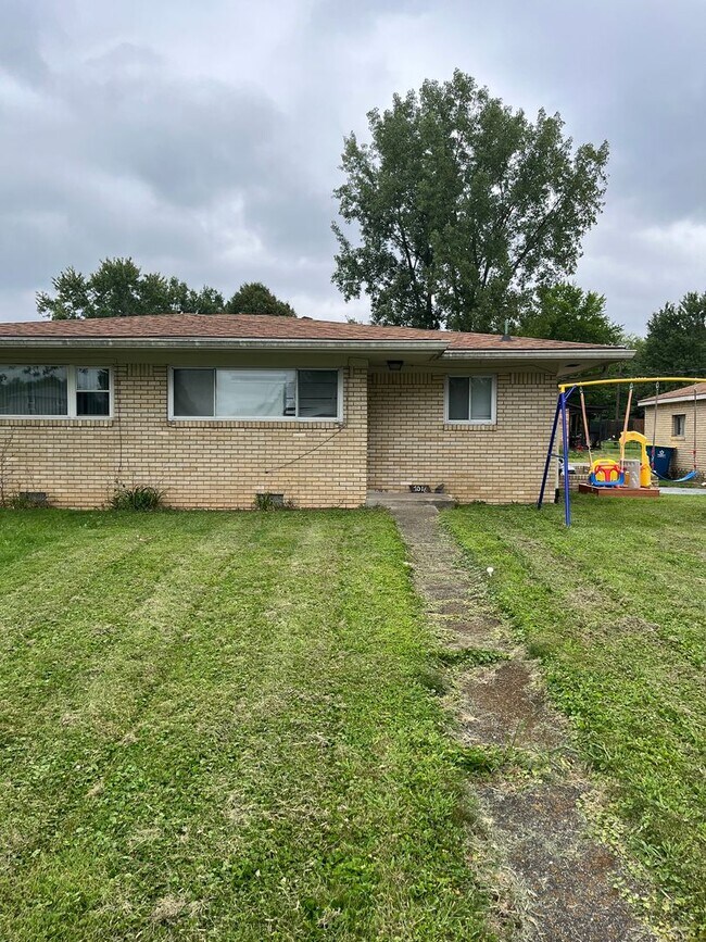 Building Photo - 7014-7016 N Manor Dr
