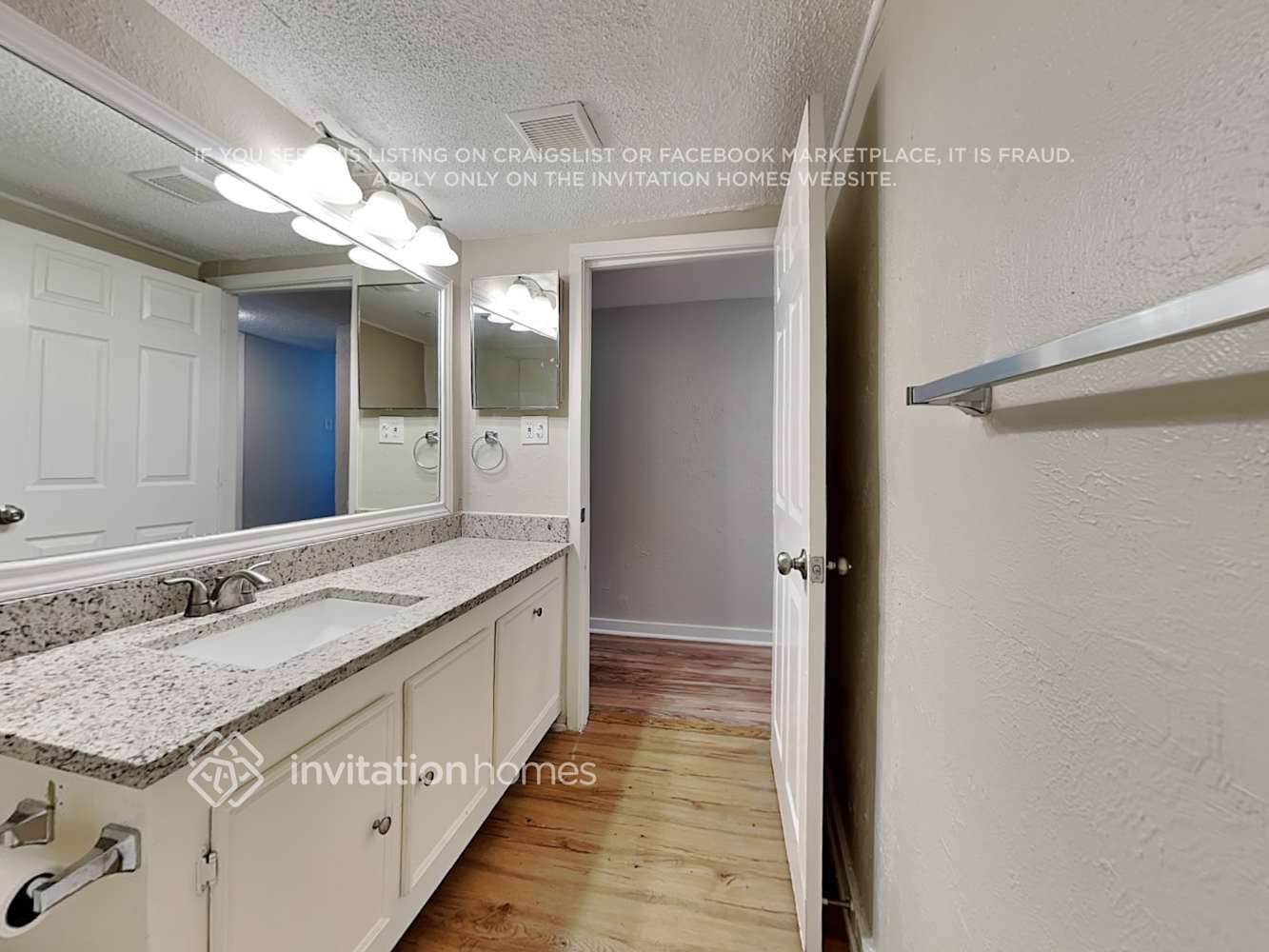 Building Photo - 705 N Alamo Rd