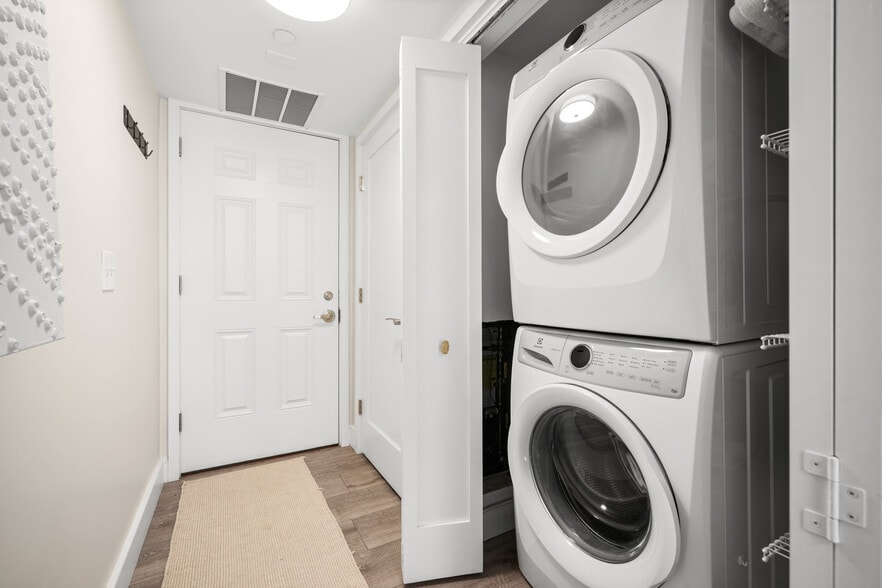 Building Photo - 16 Haynes St