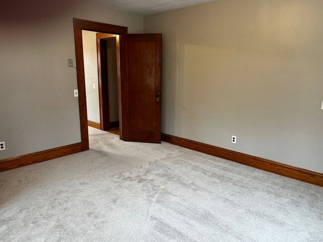 Building Photo - 24 Lawncrest Rd