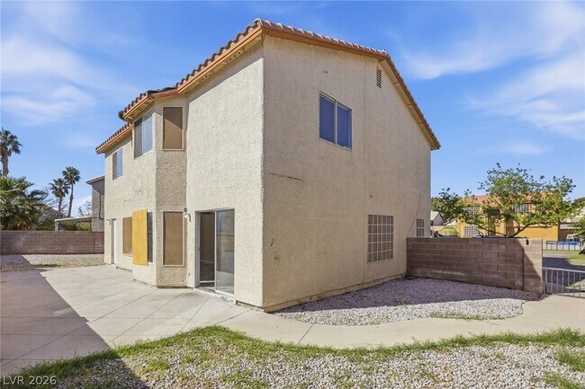 Building Photo - 808 Majestic Rock Cir