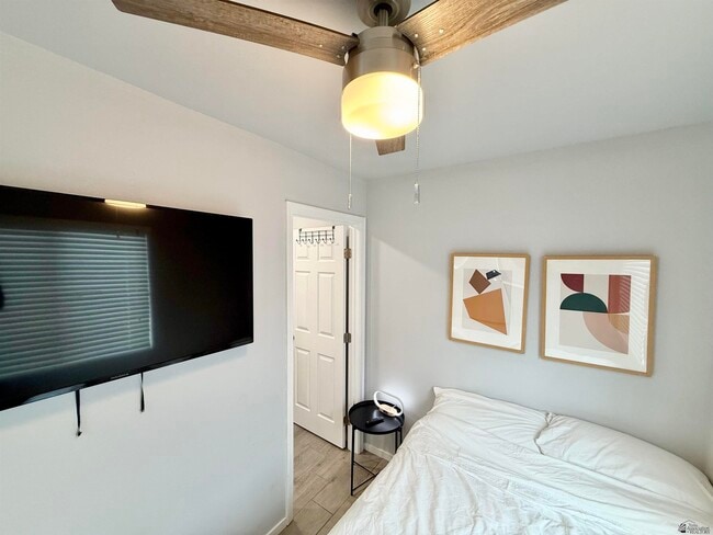 Building Photo - 640 S 1st Ave