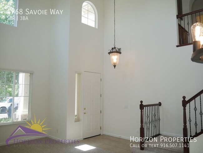 Building Photo - Spacious Two-story 5 Bed 3 Bath 3,024 sqft...