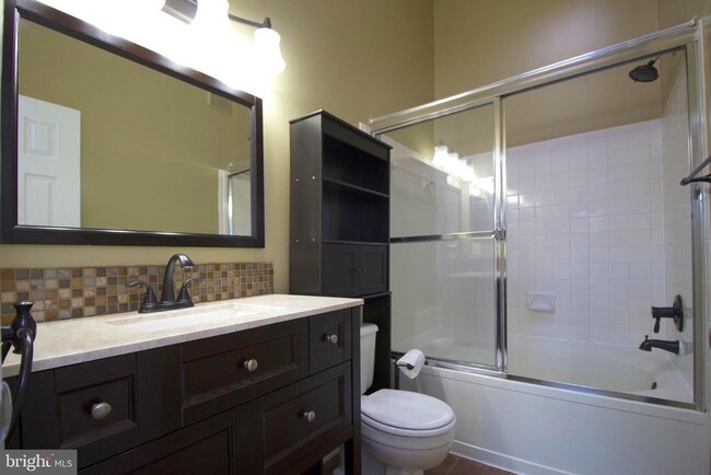 Building Photo - 5339 Buxton Ct