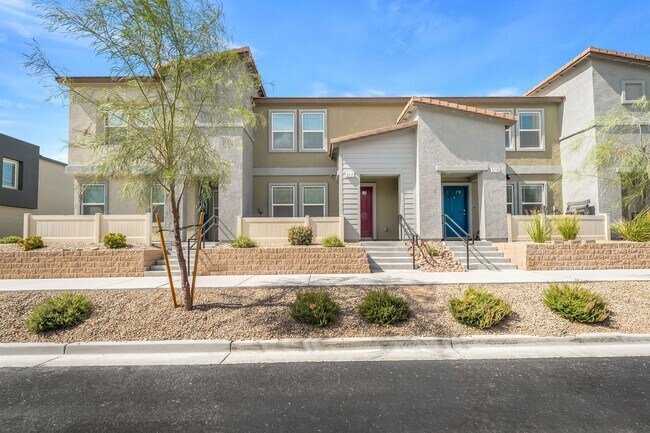 Building Photo - Modern Inspirada Townhome with Stylish Finishes & Community Pool Access!