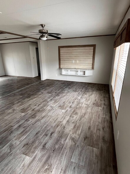 Building Photo - 10118 Falvey Lk Ln