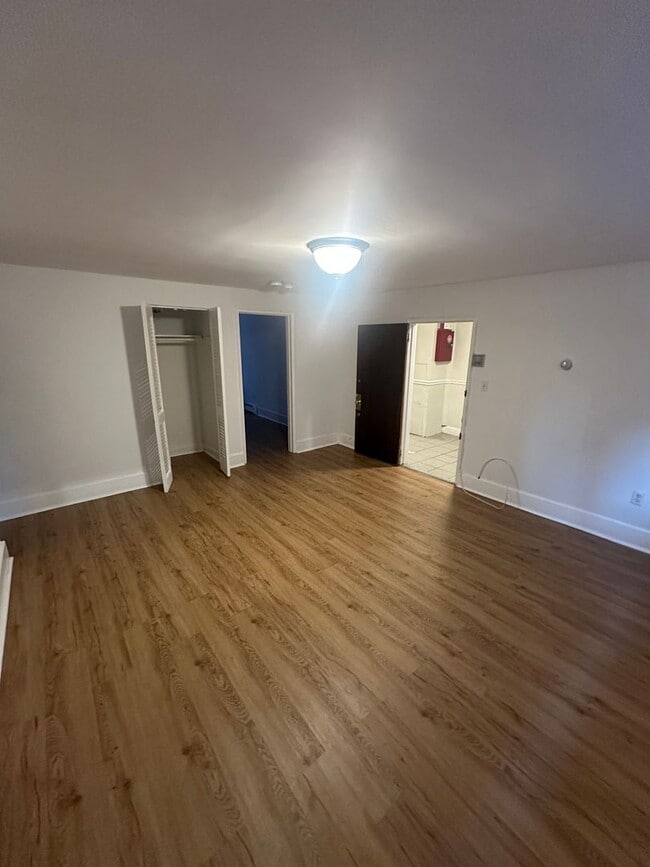 Building Photo - 2bed in Brighton