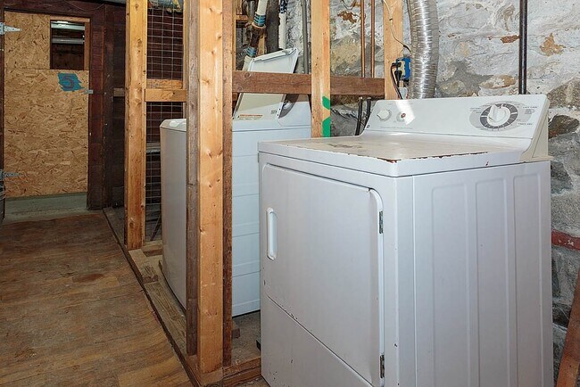 Building Photo - 45 Harvard St