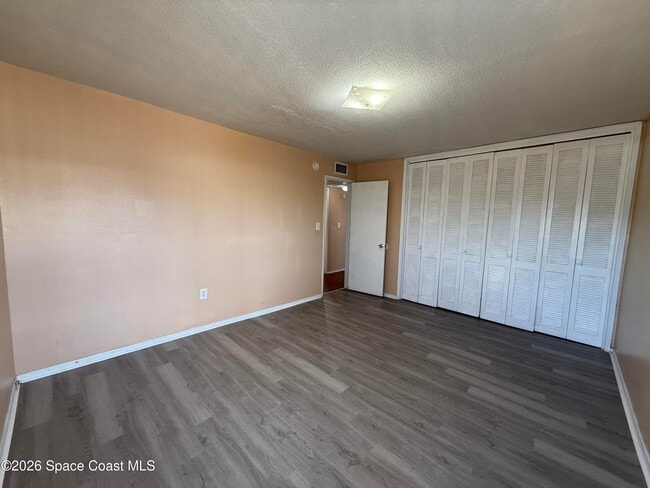 Building Photo - 800 N Fiske Blvd