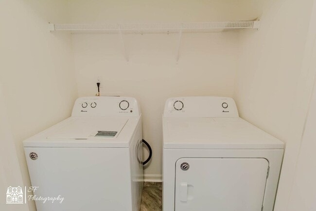 Building Photo - 305 Cherwell ct