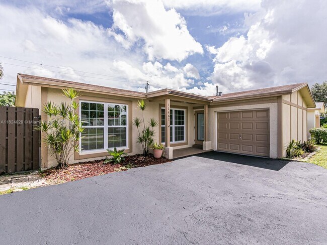 Primary Photo - 11461 NW 32nd Pl