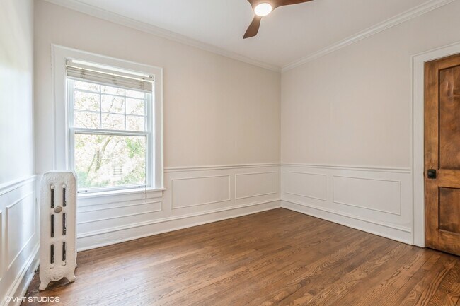 Building Photo - 621 Hinman Ave
