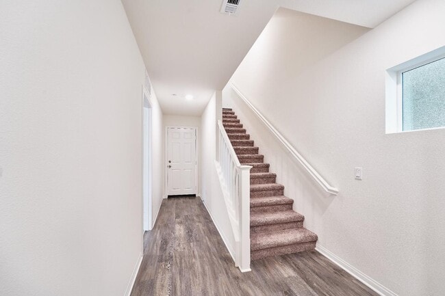 Building Photo - 729 Daniel Freeman Cir