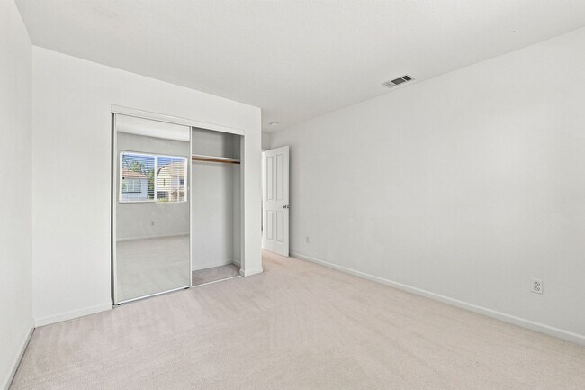 Building Photo - 5486 Benttree Way